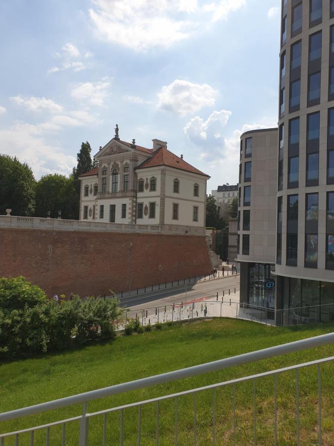 Latte Juliana Bartoszewicza * Warszawa